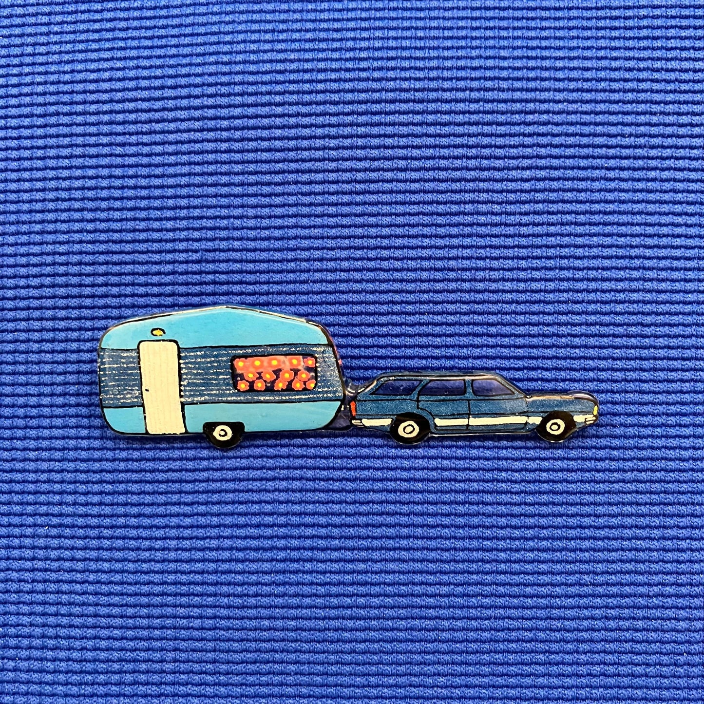 Caravane voiture bleue