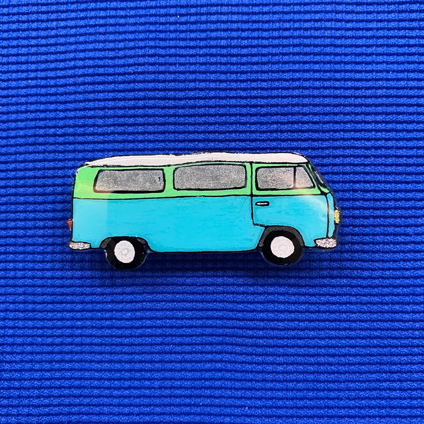 Minibus bleu