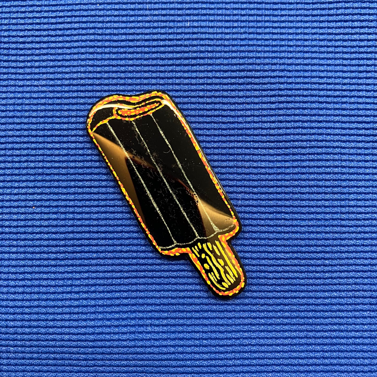 Esquimau noir et rouge