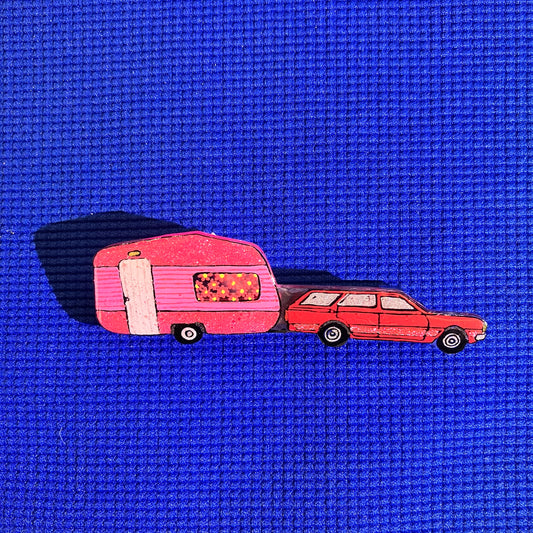 Caravane voiture rouge